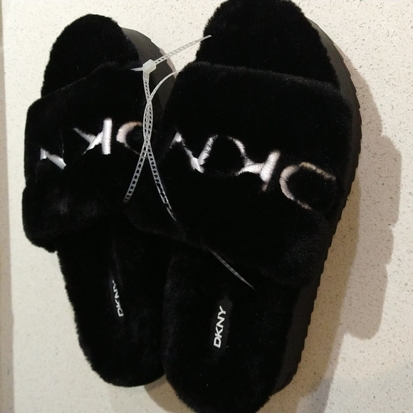 DKNY Palz Slip-On Slippers - Picture 3 of 6